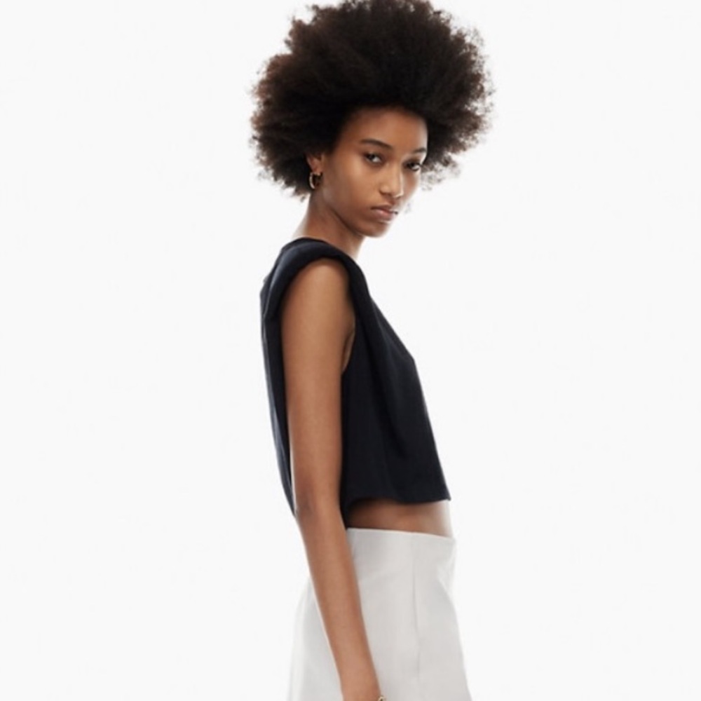 ✨ARITZIA BABATON✨Shoulder Pad Cropped T-Shirt - Picture 2 of 4